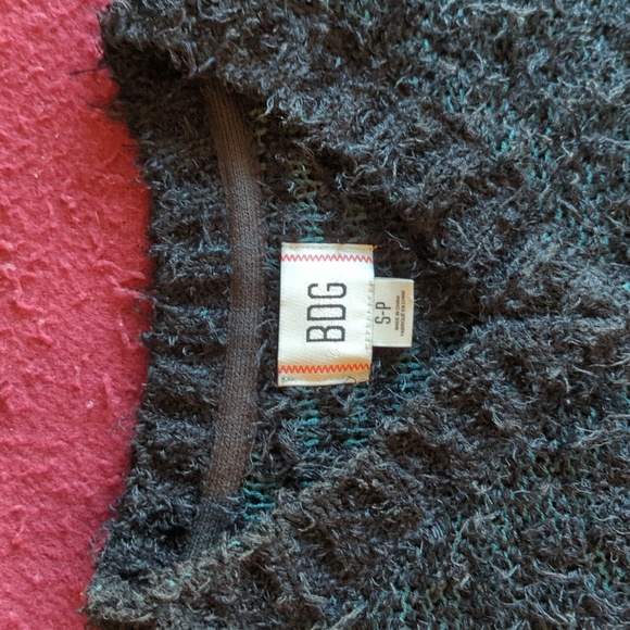 BDG Urban Outfitters Black Fuzzy Oversized V Neck Sweater S‎ - Picture 4 of 5